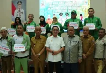 Pemkot Palembang Serahkan Bonus Atlet dan Pelatih