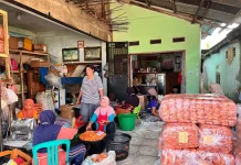 Cerita Sukses Kerupuk Cabe Onang dari Dapur Keluarga