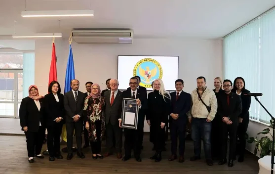 Dubes RI di Kyiv Terima Bintang Santo Nikolas