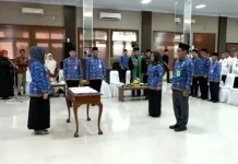 Segarkan Organisasi, Bupati Kobar Lantik 11 Pejabat Baru