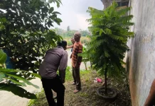 Perempuan Sananwetan Terjun Sungai Brantas