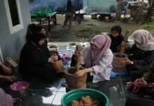 Rewang, Tradisi Gotong Royong Yang Mengakar Hingga Kini