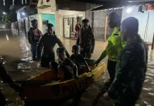 Banjir di Brangsong Kendal, Polisi Evakuasi Warga