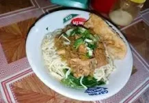 Kalori Mie Ayam dan Cara Sehat Menikmatinya