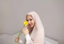 Wajah Cerah, Pilih Warna Hijab Sesuai Warna Kulit