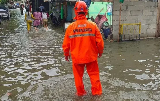 Puluhan RT dan Ruas Jalan Jakarta Tergenang Banjir