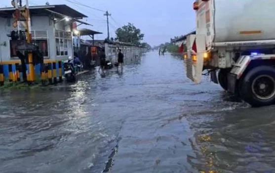 KAI Batalkan Puluhan Perjalanan Kereta Imbas Banjir Pekalongan