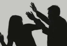 Akibat Adu Mulut Dengan Pria, Pelipis Wanita Robek