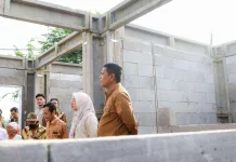 Gubernur Andra Tinjau Pembangunan Rumah Korban Bencana