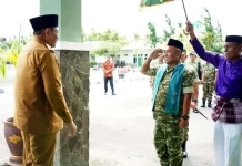 Gubernur dan Pangdam XIII/Merdeka Saling Memberi Hormat